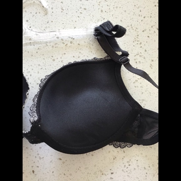JEZEBEL black lace plunge push up bra with oomph pad & hipster panty. - Picture 5 of 11